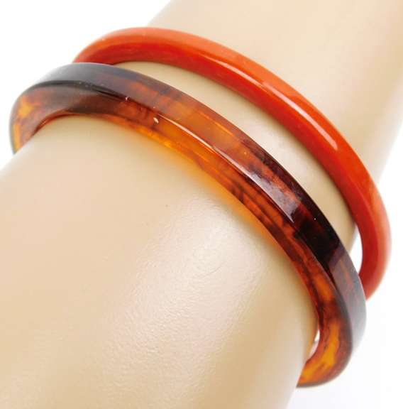 2 Vintage Bakelite Bangle Bracelets
