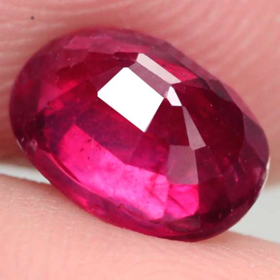 Captivating 2.92ct deep red Ruby