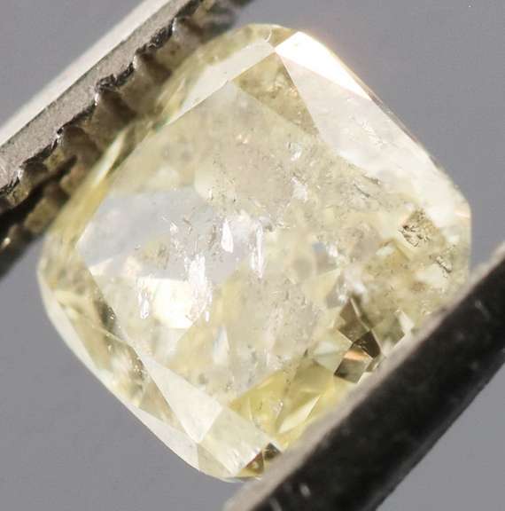 Twinkling .30ct cushion cut unheated Diamond