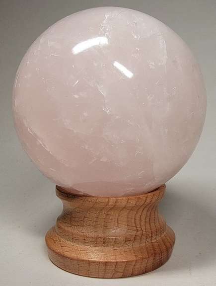 Simply gorgeous 2,220ct Rose Quartz sphere