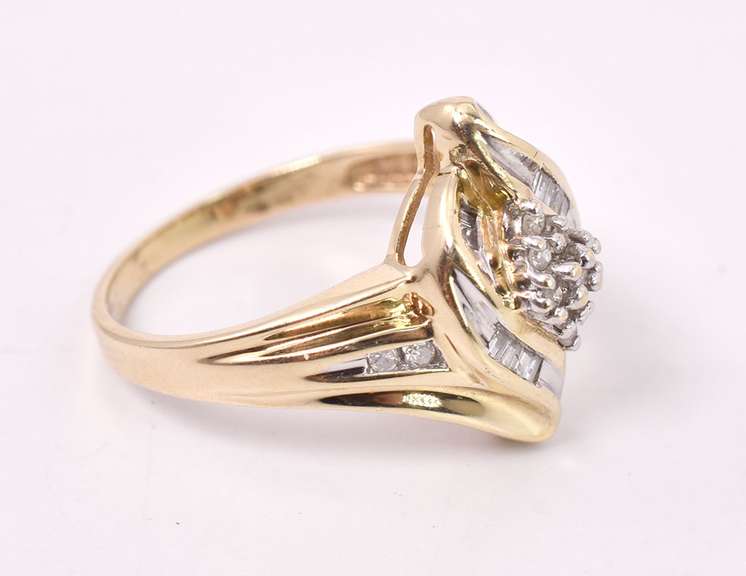 Lush Ladies Cluster Diamond Ring in Yellow Gold