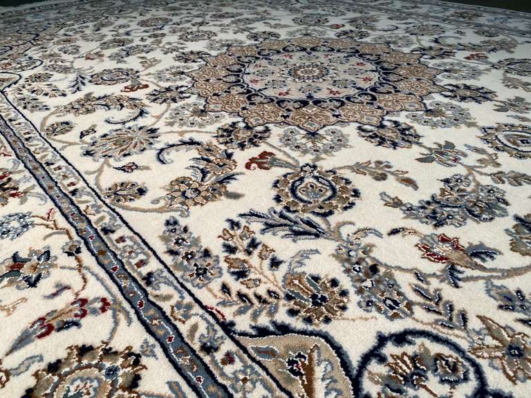 Fine Silk & Wool Kashan Rug 5.8x9.1