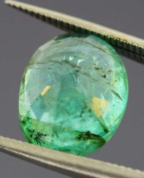 Vivid! Top spring green 2.65ct Rutile Emerald!