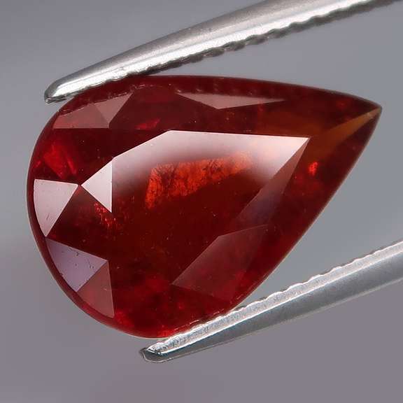Amazing 6.54ct red orange Spessartite Garnet