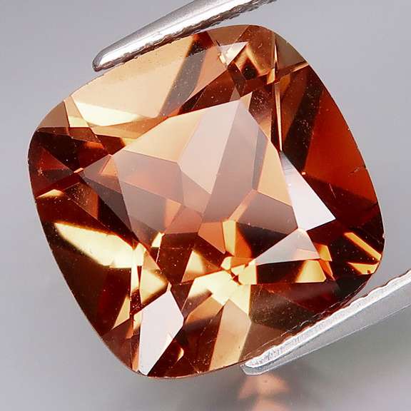 Stunning 10.75ct 13mm Imperial Topaz
