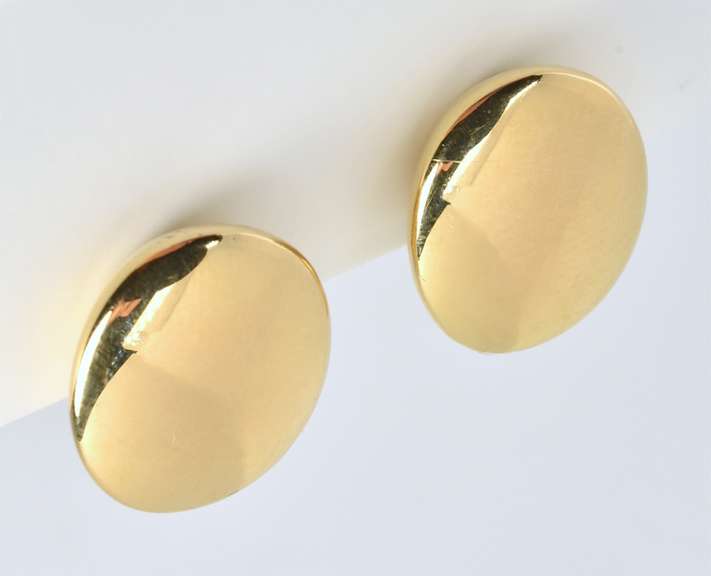 Well Made Oval Button Earrings