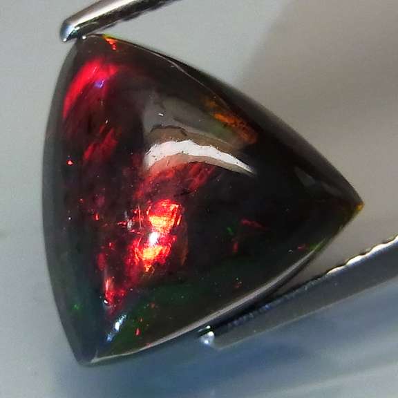 Fiery red flashing 2.87ct Ethiopian Black Opal