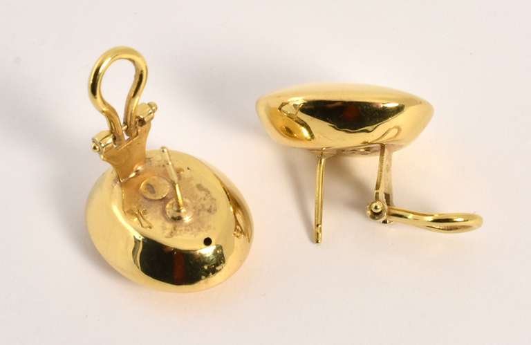 Well Made Oval Button Earrings