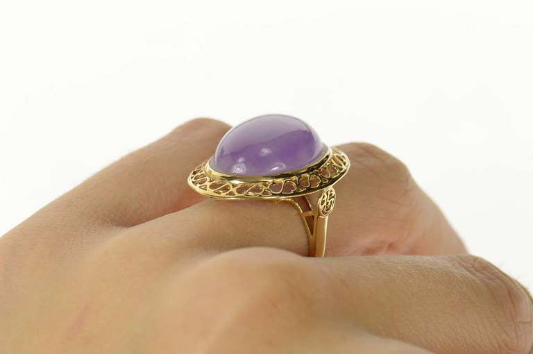 14K Yellow Gold Oval Lilac Jade Cabochon Scroll Filigree Ring