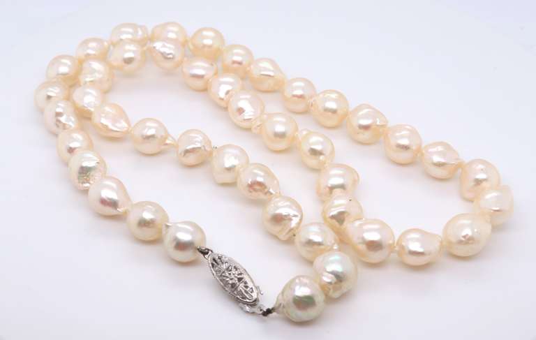 Baroque Pearl Necklace w Gold Clasp