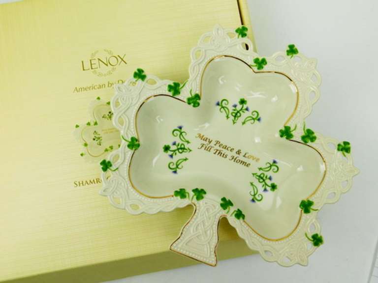 2009 Lenox Shamrock Sentiments Dish - MIB