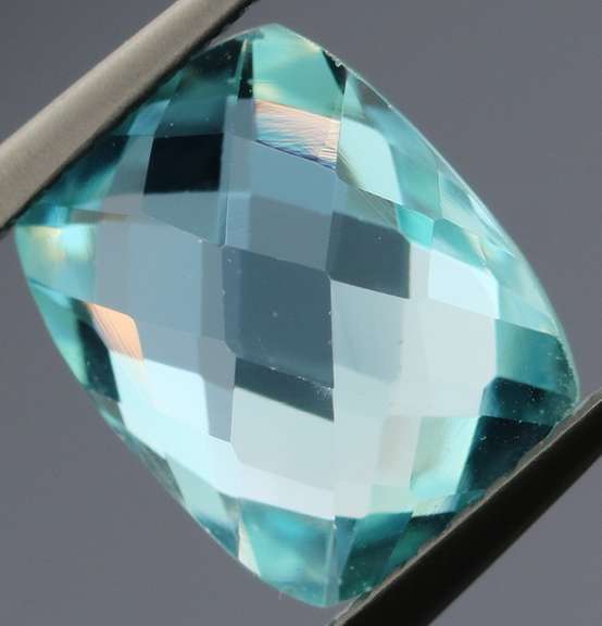Double checker cut! 3.96ct sea blue Topaz