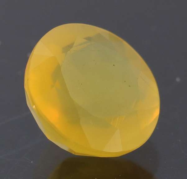 Rich! 2.26ct natural golden Fire Opal solitaire