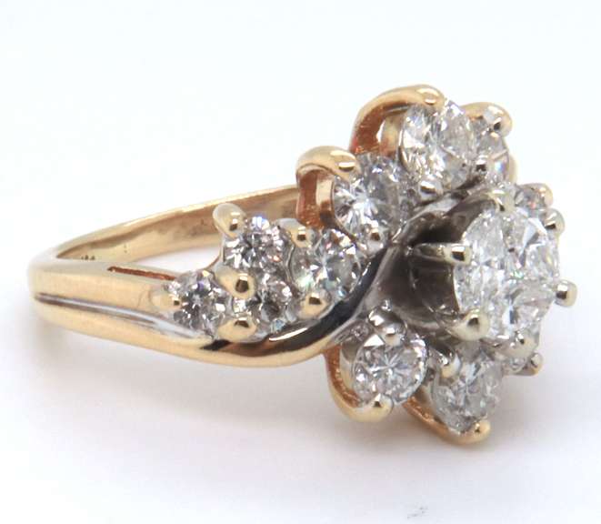 Elegant Yellow Gold 2ctw Diamond Engagement Ring