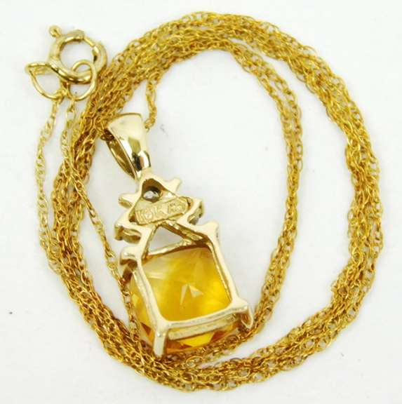 10K Cushion Cut Citrine Pendant & Chain
