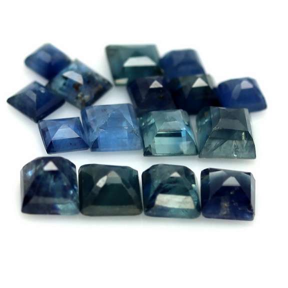 Heated only! 7.32ct graduated Sapphire set