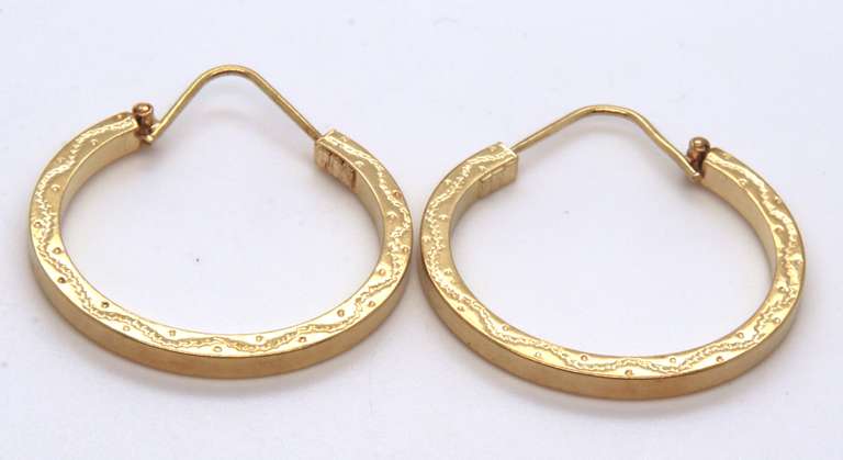 Beautiful Highpolish w Pattern Hoop Earrings