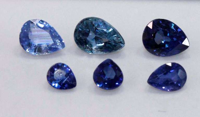Lot of 6 Sparkling Natural Sapphires