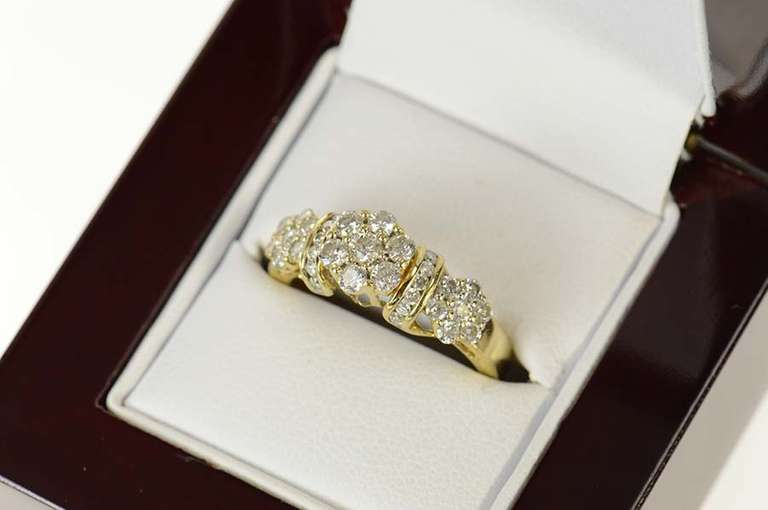 14K Yellow Gold 0.98 Ctw Round Diamond Cluster Engagement Ring