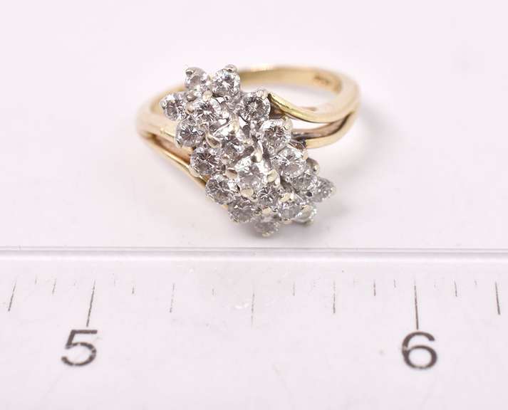 Amazing Approx. 1.5CTW Diamond Ring in 14K Yellow Gold