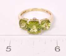 Lavish Ladies Peridot Ring in 14K Yellow Gold