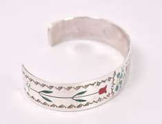 Creative "Cardinal" Bangle Bracelet in Sterling Silver