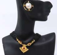 Fantastic 22kt Yellow Gold Black Onyx and Pearl Choker Necklaece w Matching Earrings
