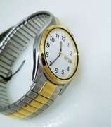 Seiko Men's elegant two-tone Watch with day date function