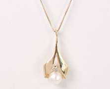 Precious Pearl and Diamond Pendant Necklace in 14K Yellow Gold