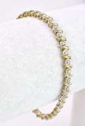 Sparkling Ladies Diamond Bracelet in Yellow Gold