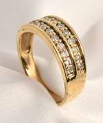 Band with 2 Rows of Diamonds