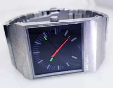 Retro-design Square Diesel watch