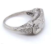 Dazzling White Gold 3 Stone Vintage Diamond Ring