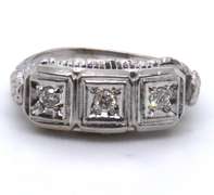 Dazzling White Gold 3 Stone Vintage Diamond Ring
