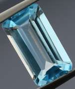 Beautiful 3.45ct emerald cut Topaz