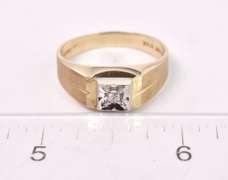 Marvelous Men's Diamond Ring in Yellow Gold