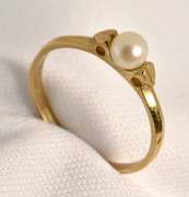 Cute Little Pearl Ring