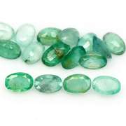 Bright emerald green 7.25ct 16pc emerald set