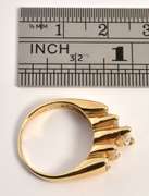 Exquiste ring with 5 Marquise Diamonds
