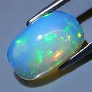 Beautiful 2.75ct rolling flashing Welo Opal