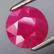Heated only! 2.51ct pinkish red Ruby solitaire