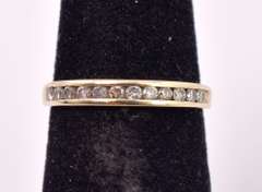 Delicate Diamond Ring in Yellow Gold