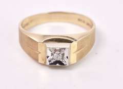 Marvelous Men's Diamond Ring in Yellow Gold