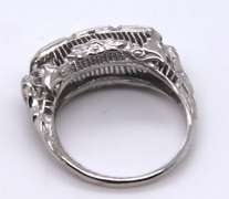 Dazzling White Gold 3 Stone Vintage Diamond Ring