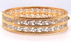 Outstanding 21kt Two Tone Filigree Bangle Bracelet