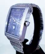 Gucci men's wristwatch 8600M Automatic Swiss Made NEW with tags box and papers