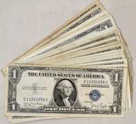 32 Nicer Circulated $ 1 Silver Certificates