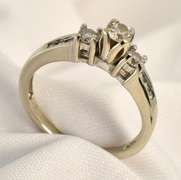 Sweet 3 Diamond Ring