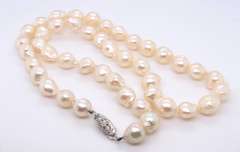Baroque Pearl Necklace w Gold Clasp