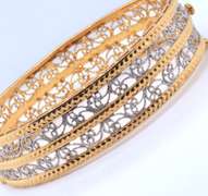 Outstanding 21kt Two Tone Filigree Bangle Bracelet